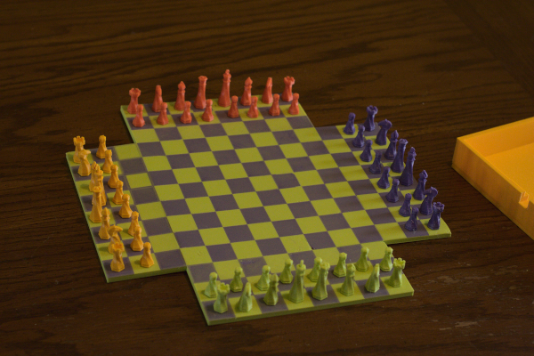 4 player chess board with pieces set up